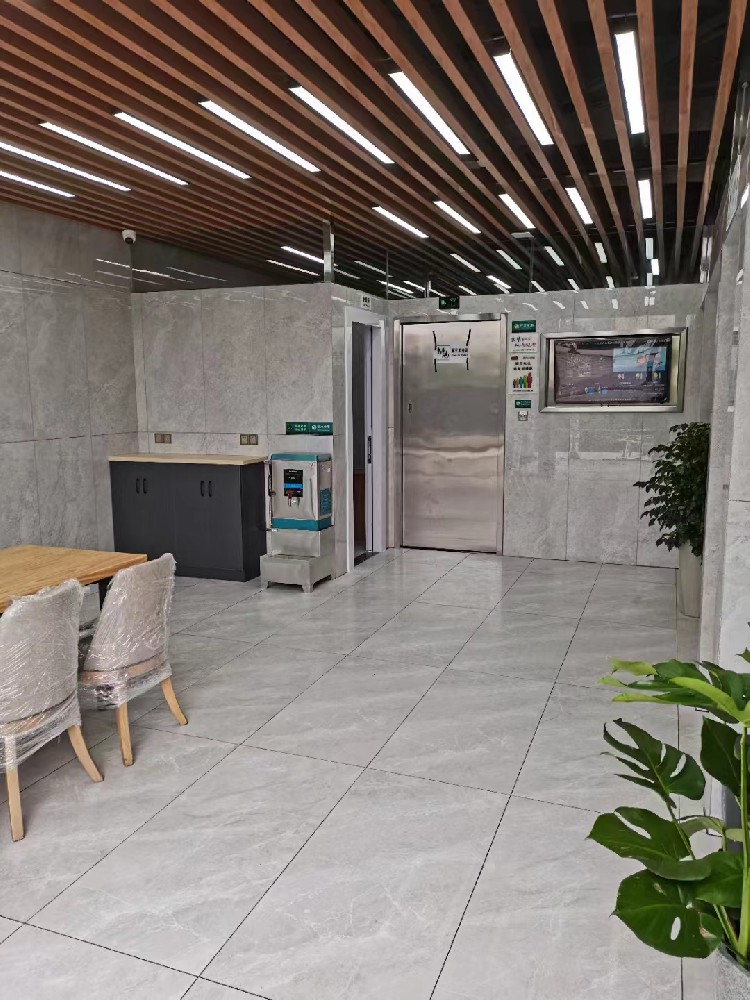 长兴中心广场智慧公厕（一类）